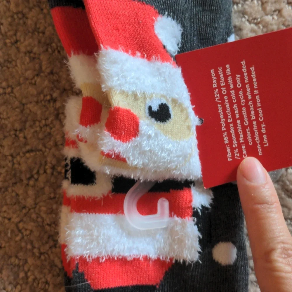 4 pack of Christmas Soft Crew Socks (Size 4-10) NWT